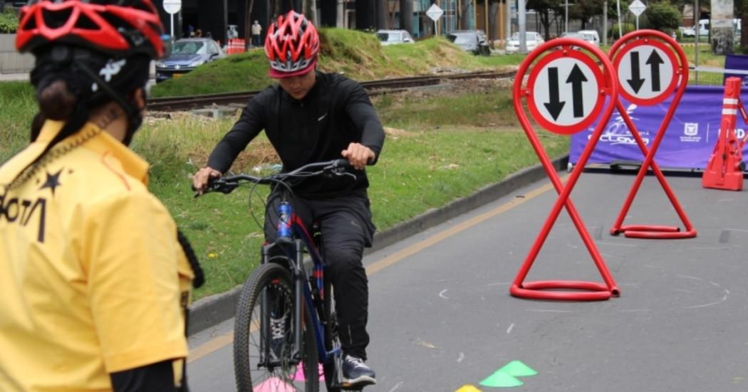 Foto que muestra una persona montando bicicleta en la Ciclovía