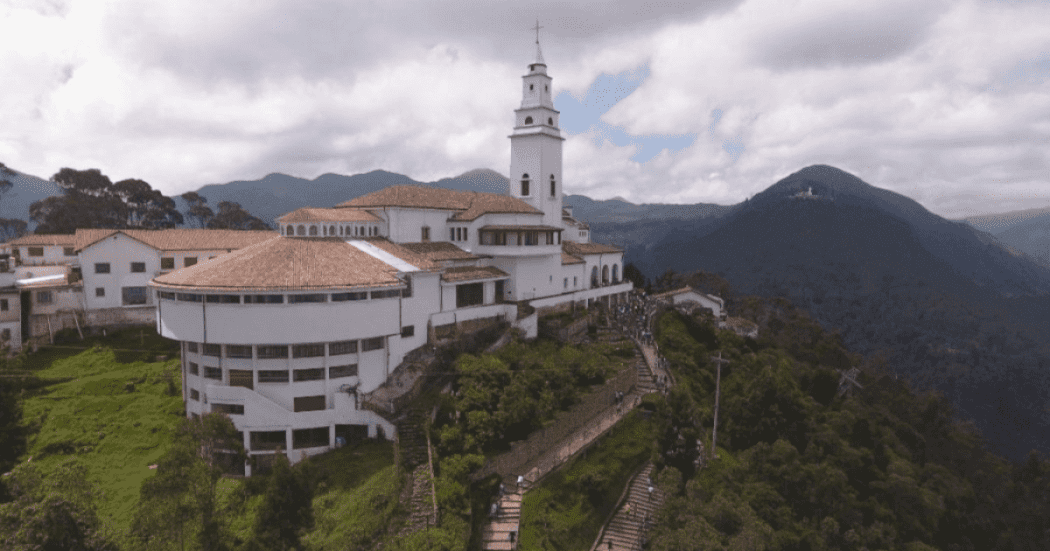 Imagen panorámica del Cerro de Monserrate