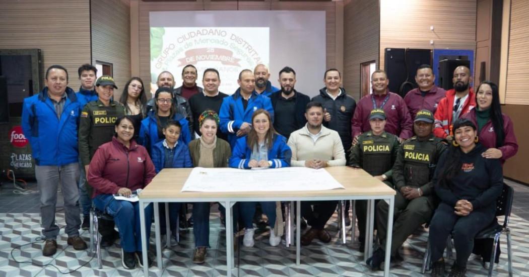 en la foto todos los participantes del paco en la mesa de diálogo