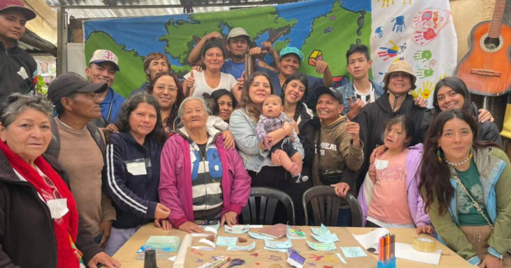 Imagen de los integrantes de los cuatro proyectos ganadores de estos estímulos.