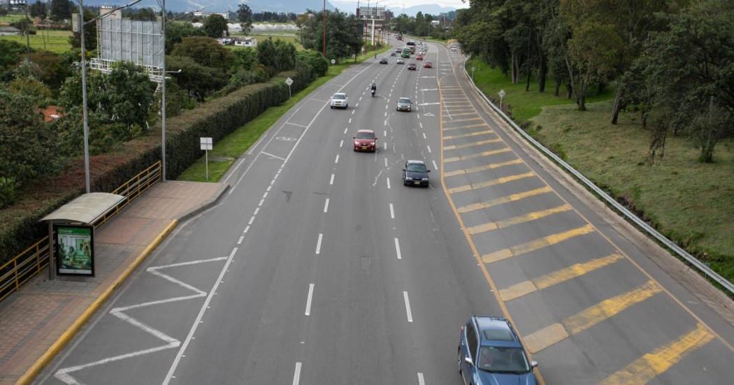 Foto de una vía de la ciudad de Bogotá