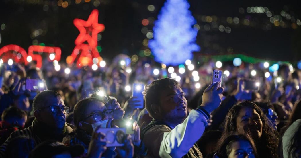 Imagen de encendido de luces en Bogotá