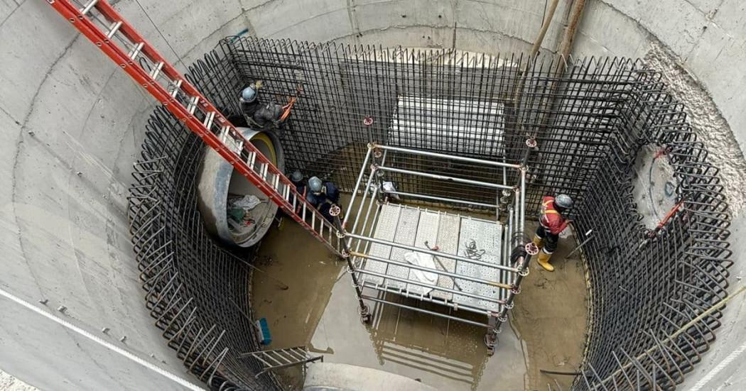 Foto de obras en la calle 100 del proyecto de la Troncal de TransMilenio en la avenida carrera 68.