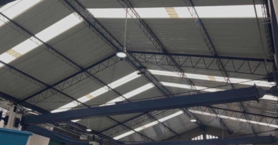 Foto de las obras en Plazas de Mercado Trinidad Galán y Quirigua en techos y otros espacios.