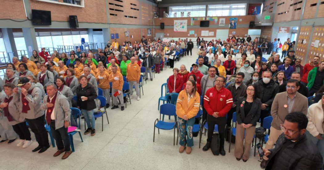 Foto de la Asamblea Distrital de Sabios y Sabias en colegio de Usme