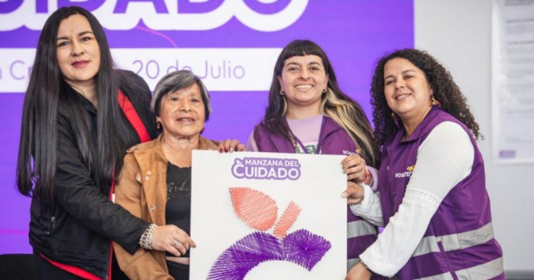 Imagen de mujeres en Manzana del Cuidado 20 de Julio