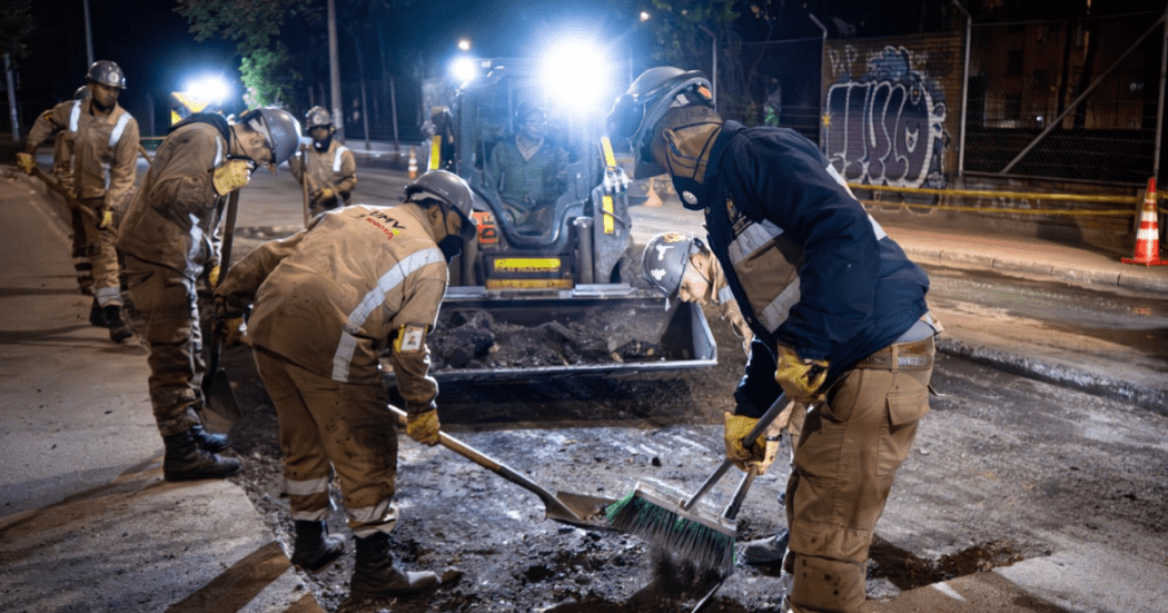 Foto de un operario del Distrito en una obra