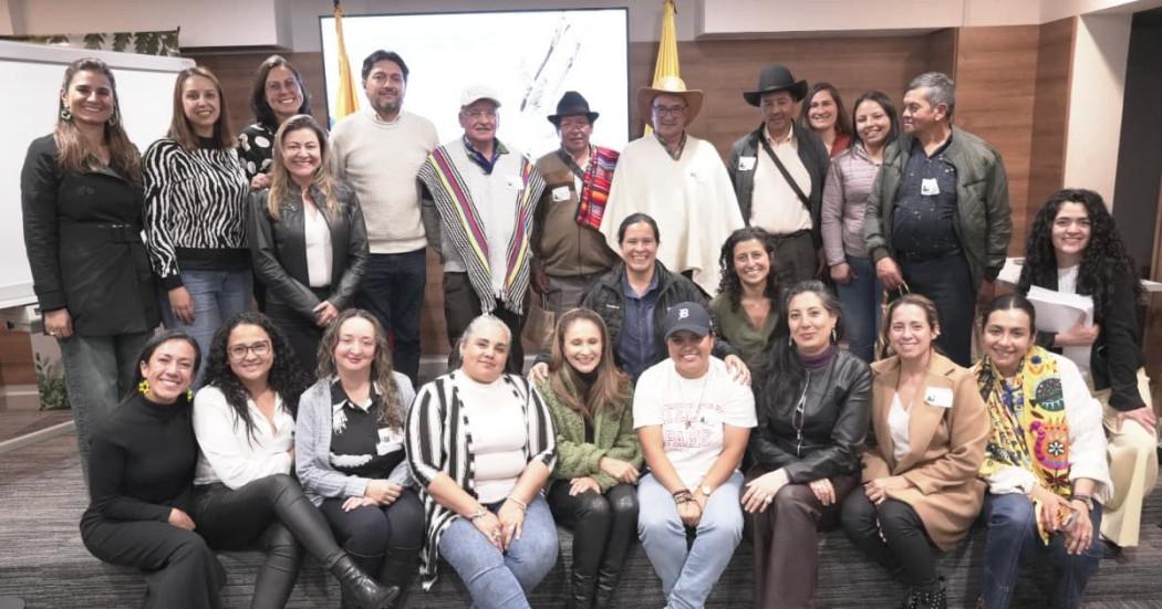 Foto de los firmantes acuerdos de Pagos por Servicios Ambientales