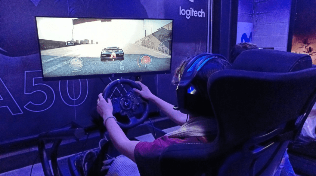 Imagen de persona jugando video juegos