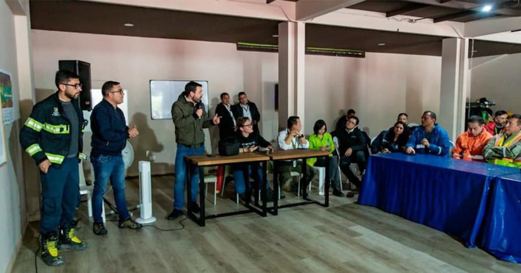En la foto el alcalde Mayor de Bogotá, Carlos Fernando Galán, junto con todo el gabinete distrital en un PMU