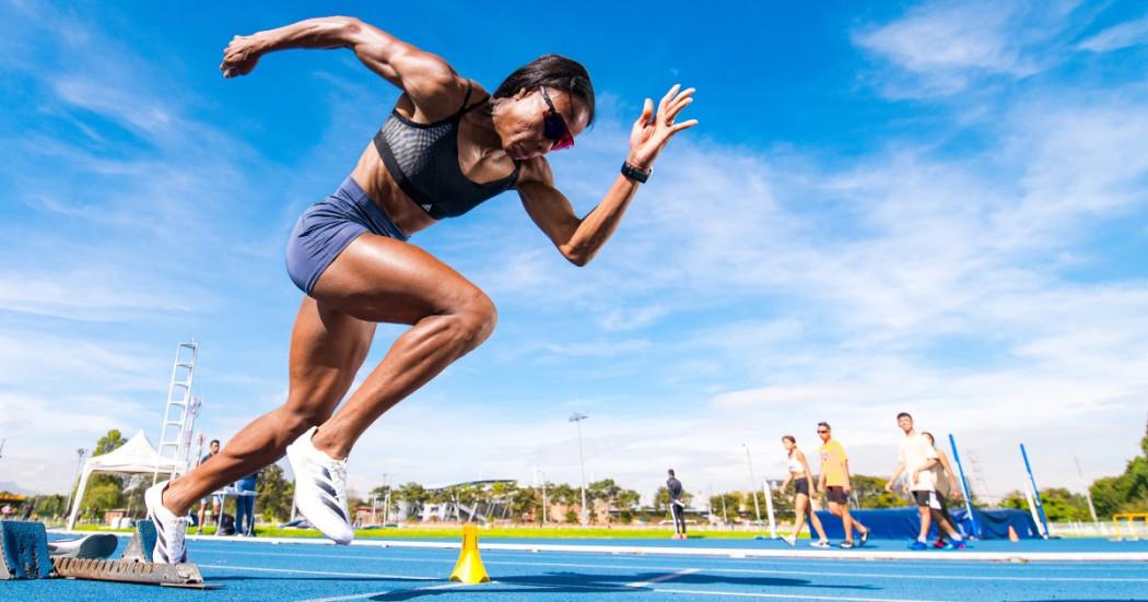 Foto que muestra a Evelis Aguilar deportista del Equipo Bogotá. 