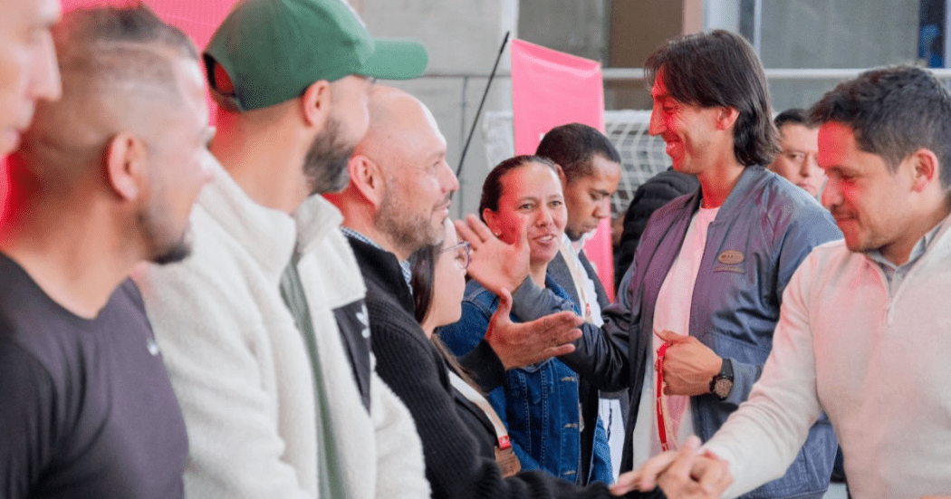 Imagen de personas en el Cefe Cometas