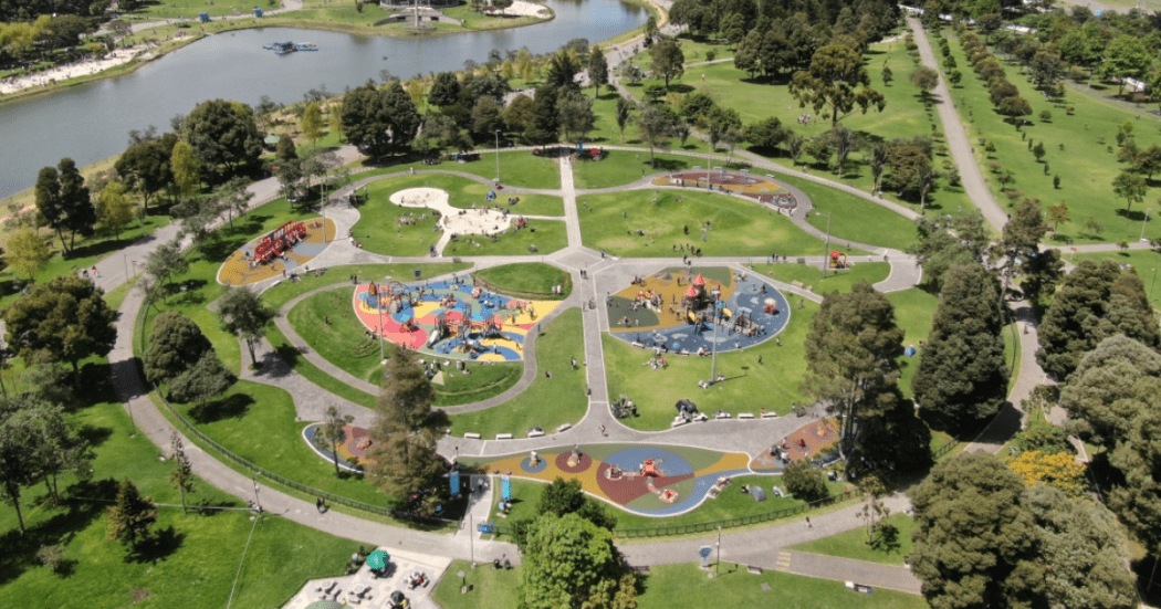 Imagen panoramica de un parque operado por el IDRD