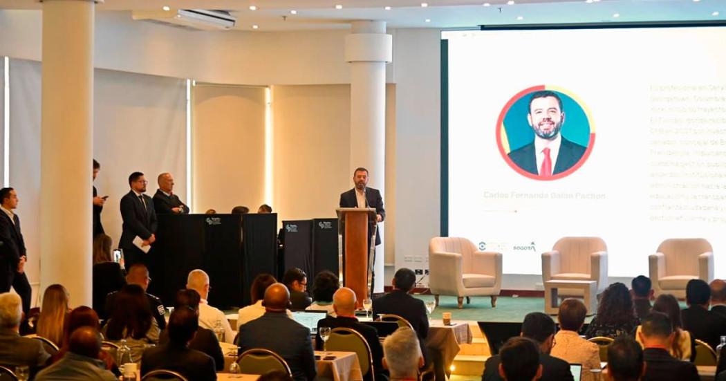 En la foto el alcalde Mayor, Carlos Fernando Galán en le congreso