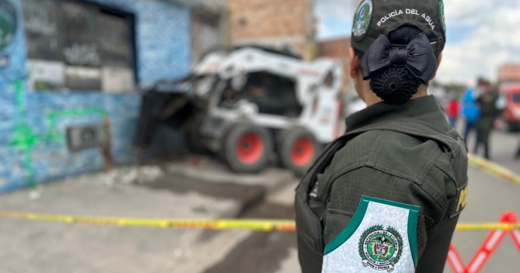 Foto que muestra de lado a una policía del agua 