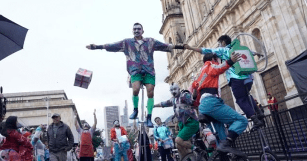Imagen de un espectáculo de sanqueros en la Plaza de Bolívar
