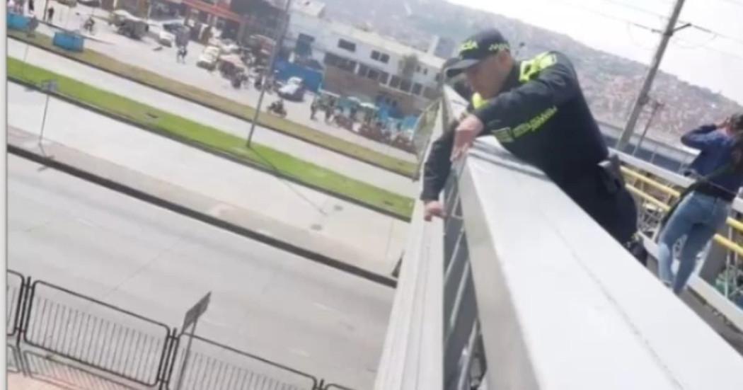 En la foto el Policía que le salvó la vida a la mujer 