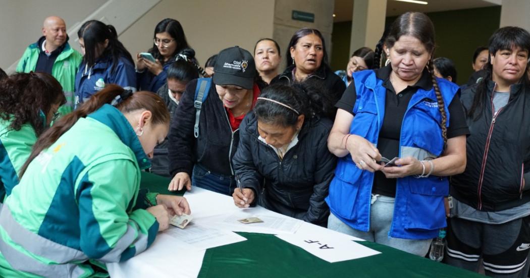 Foto que muestra mujeres recicladoras en el encuentro desarrollado en Bogotá