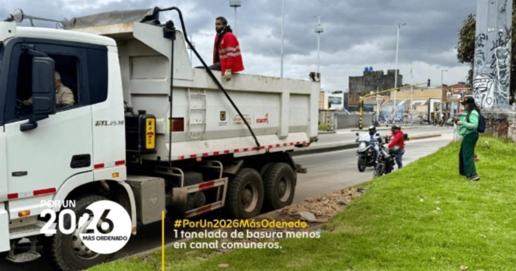 Foto de la inventención en el Canal Comuneros para recuperación de espacio público y limpieza.