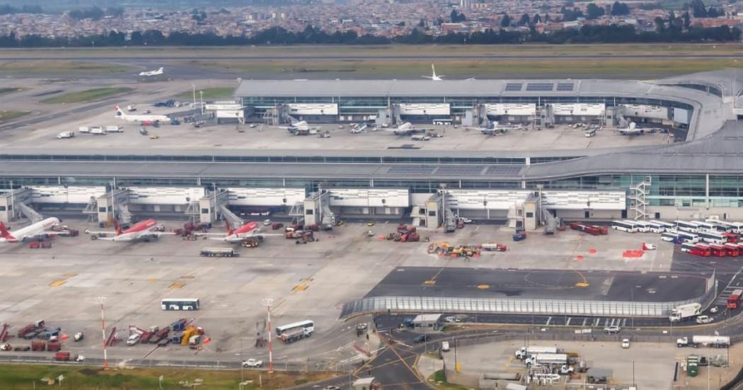 Foto panorámica del Aeropuerto Internacional El Dorado de Bogotá.