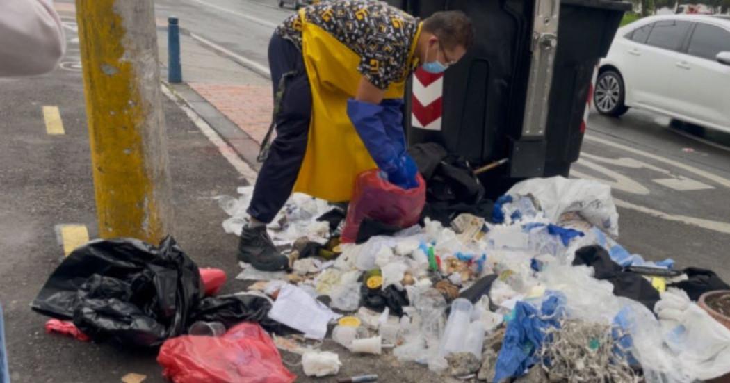 Foto que muestra residuos en la vía pública