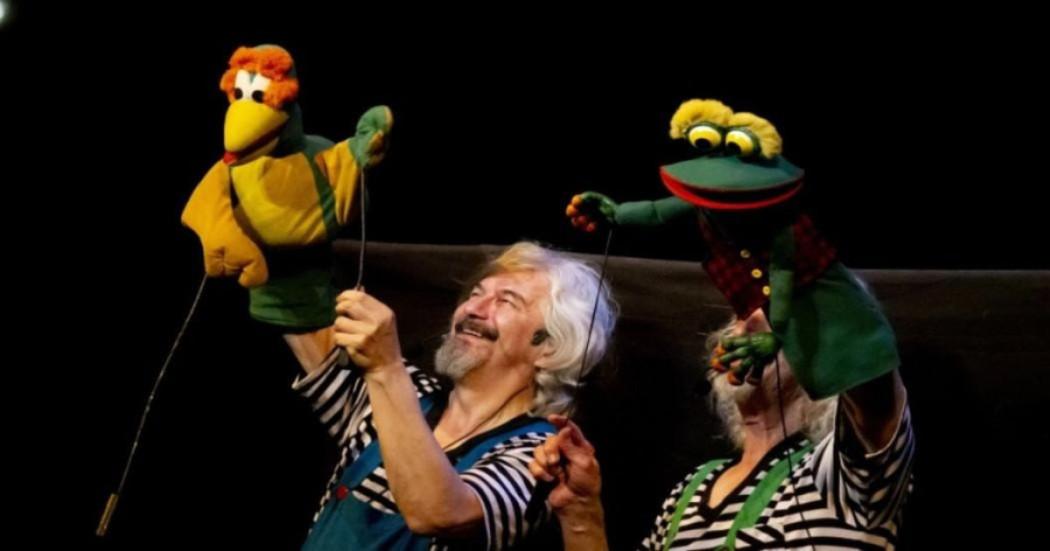 Imagen de personas con titeres