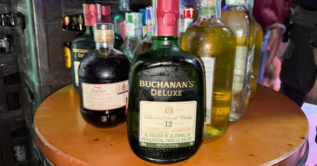 Botellas de licor adulterado o de contrabando