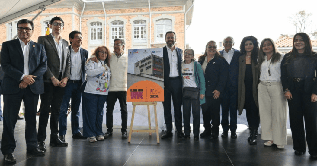 Imagen del alcalde Galán junto a su gabinete y presidente Gustavo Petro