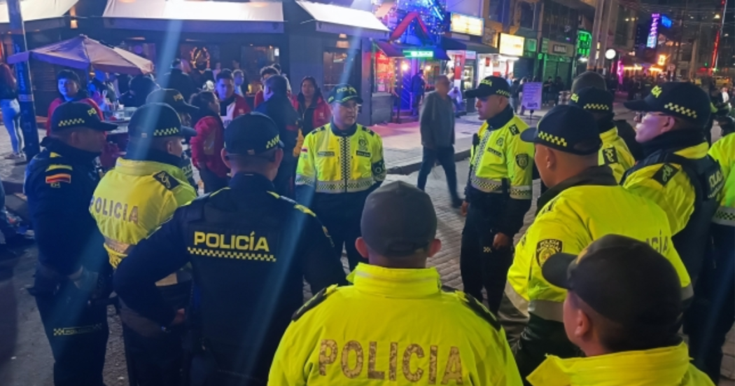 Foto de un grupo de policías en un operativo en Bogotá