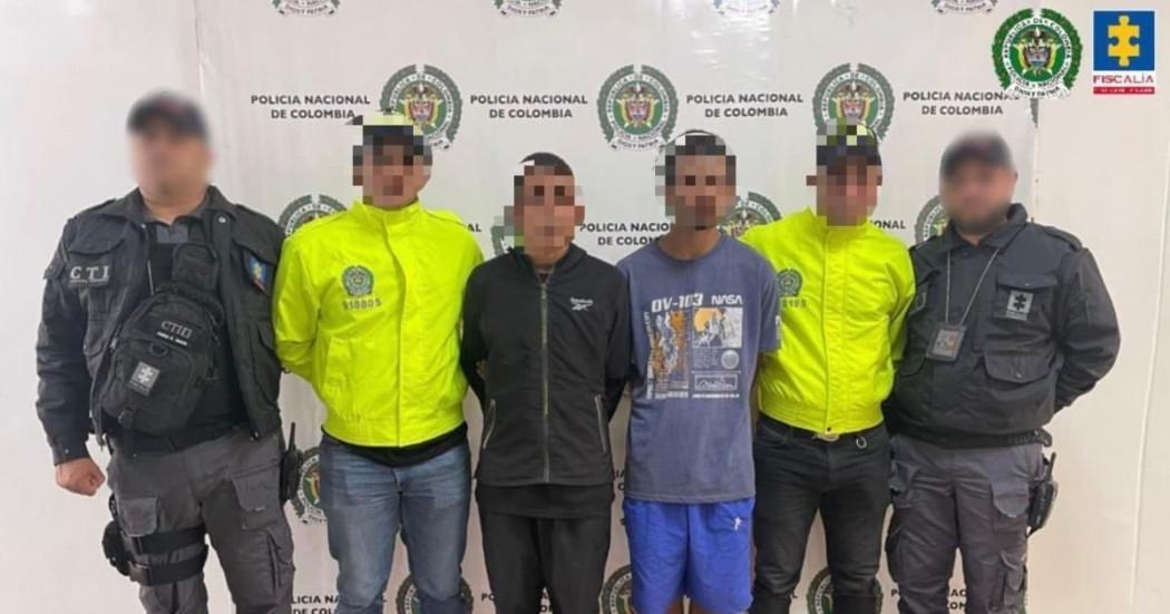 Foto de los dos capturados por el ataque al policía durante un hecho de hurto en el barrio Modelia.