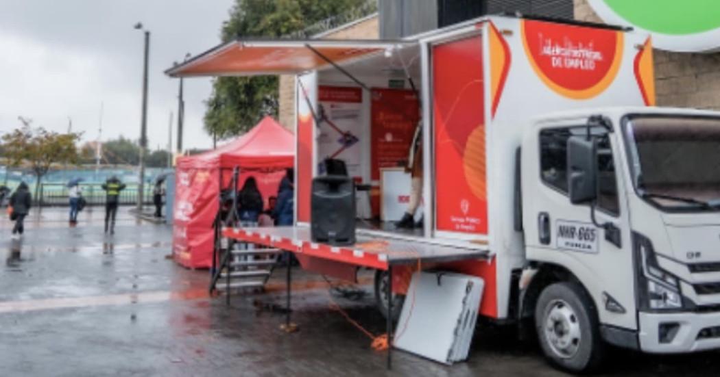 Foto de la Unidad Móvil de Atención de la Agencia Distrital de Empleo de Bogotá.