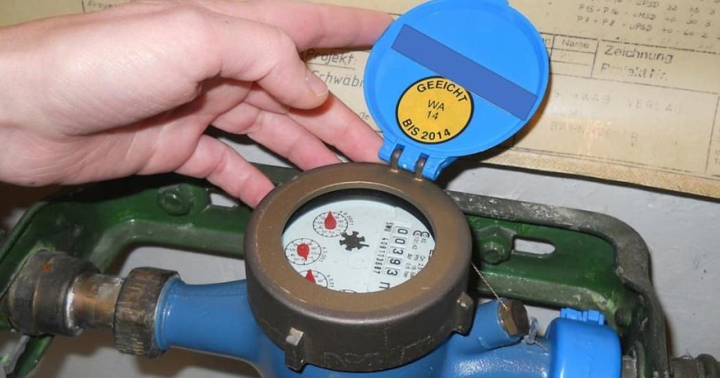 Foto de un medidor de agua en una vivienda de Bogotá.