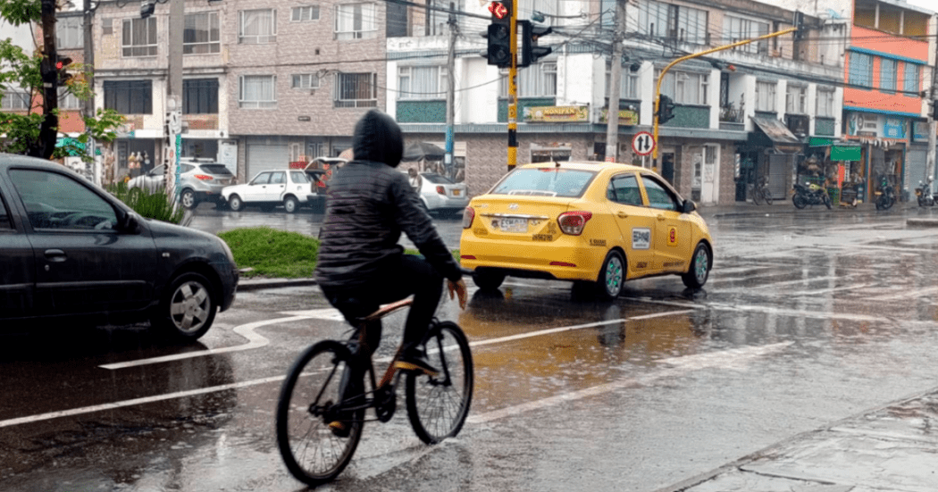 Imagen panorámica de lluvia en Bogotá