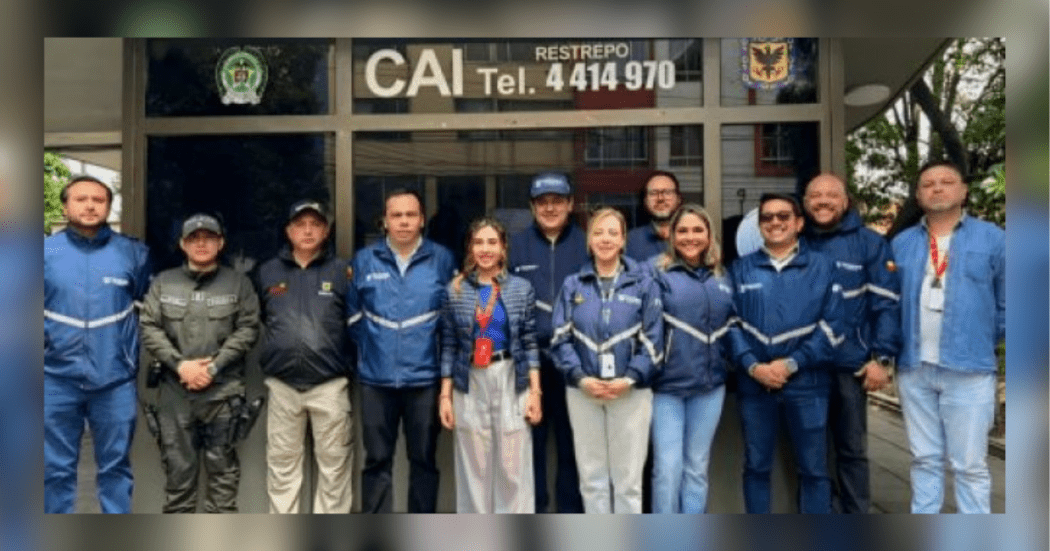 Foto de funcionarios de la Alcaldía Local de Antonio Nariño