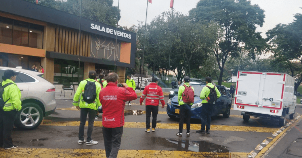 Foto de funcionarios del Distito en un operativo de control