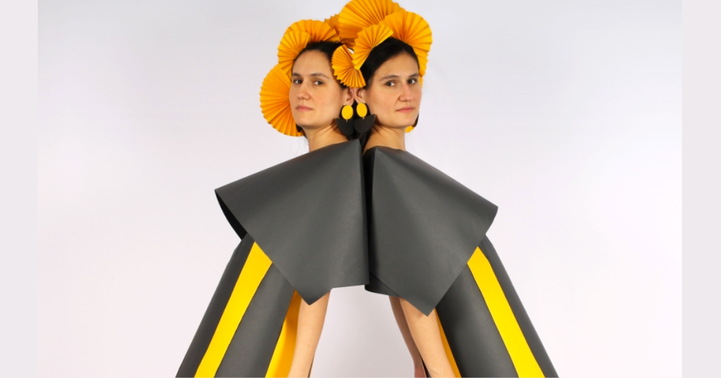 Imagen de una mujer vestida para el concierto.