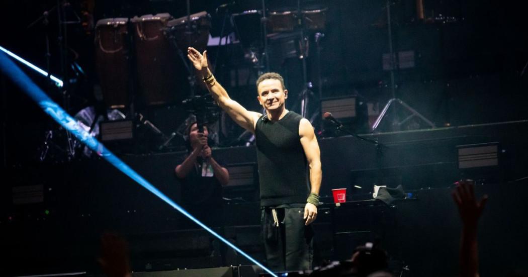 Imagen de Fonseca en concierto Tropicalia Tour