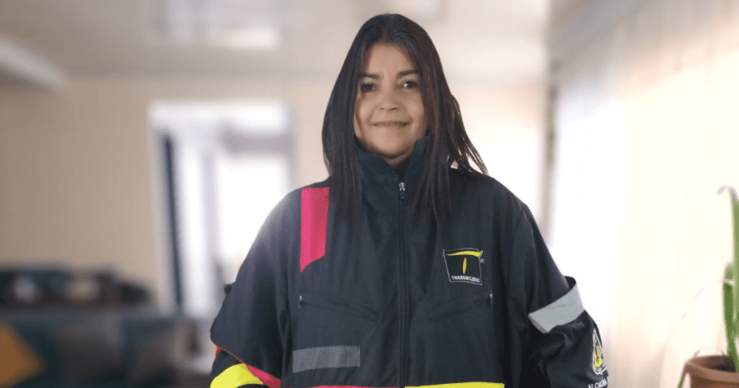 Imagen de Alexandra posando para la foto 