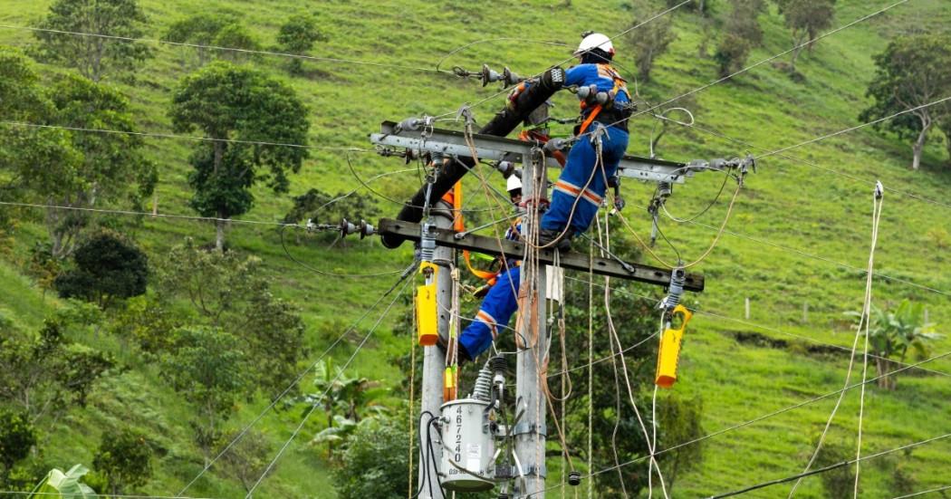 Foto que muestra trabajadores de Enel Colombia 