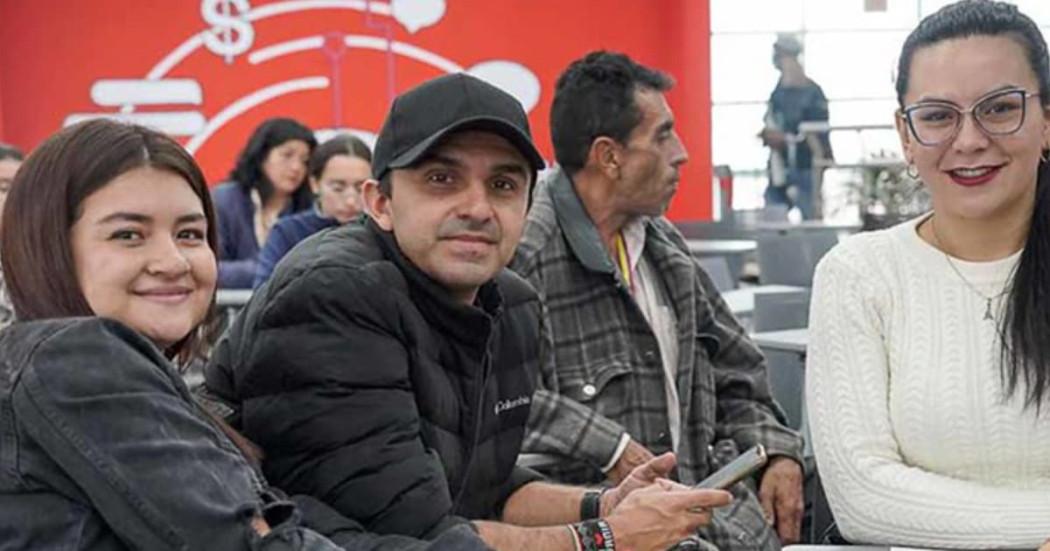 Foto de comerciantes y emprendedores en un taller de la Cámara de Comercio de Bogotá.