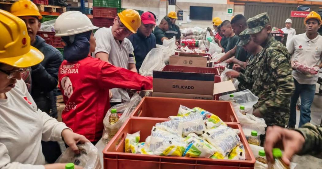 Ejército Nacional brindando apoyo al Banco de Alimentos de Bogotá en el alistamiento y empaque
