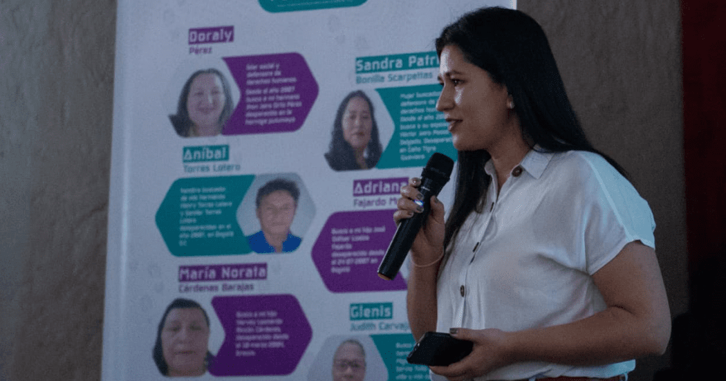 Imagen de una mujer hablando