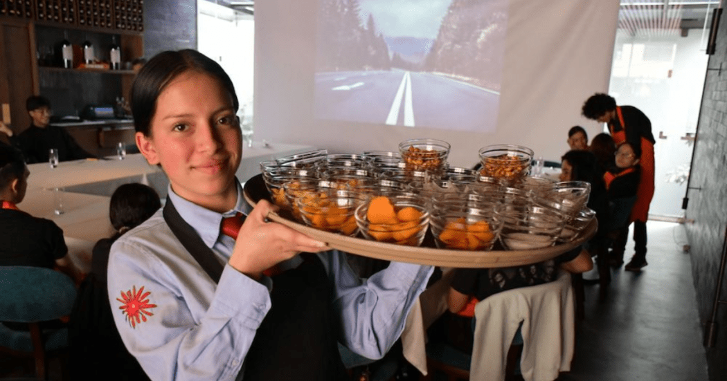 Imagen de una mesera 