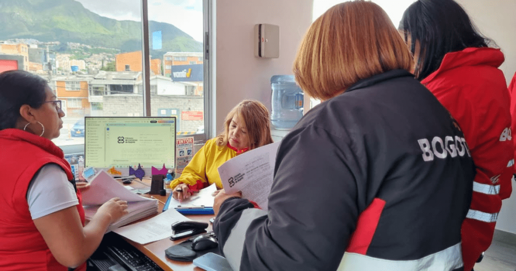 Foto de funcionarios del Distrito 