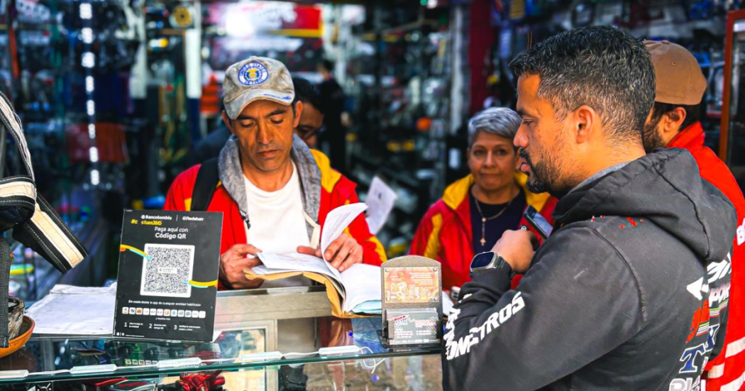 Foto de funcionarios del Distrito en operativo de seguridad
