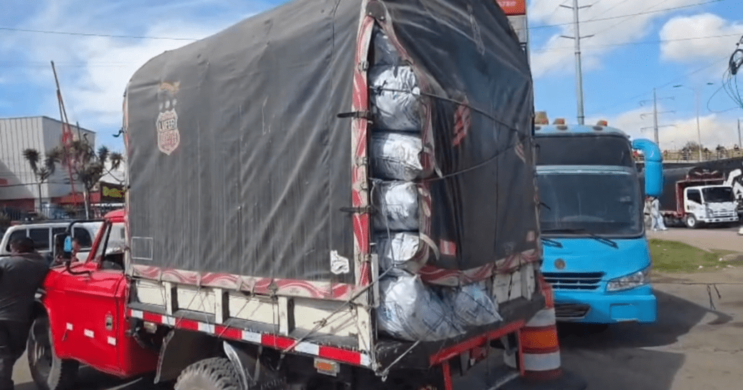 Imagen del camión detenido en el operativo