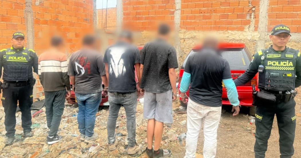 Cinco hombres capturados