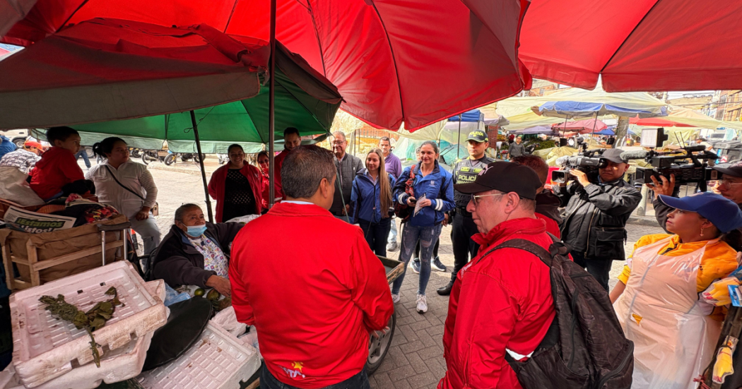 Foto de funcionarios del Distito en un operativo de control 