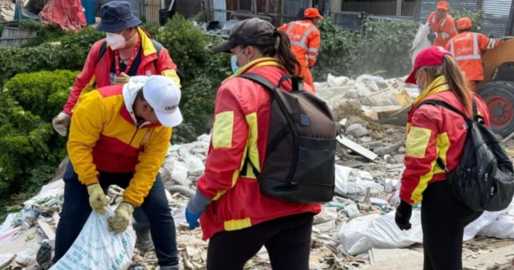 Foto del operativo de retiro de escombros en el centro de Bogotá.