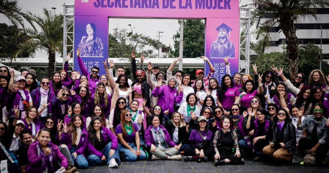 Mujeres durante evento de la Secretaría de la Mujer